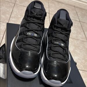 Air Jordan retro 11 space jam Men's Black and White Sneakers